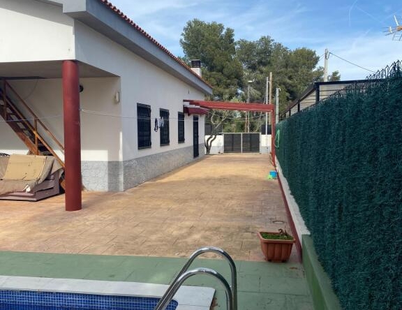 Imagen 1 de Venta casa independiente con piscina