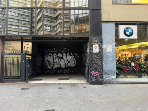 Imagen 1 de plaza de parking en el centro de Barcelona