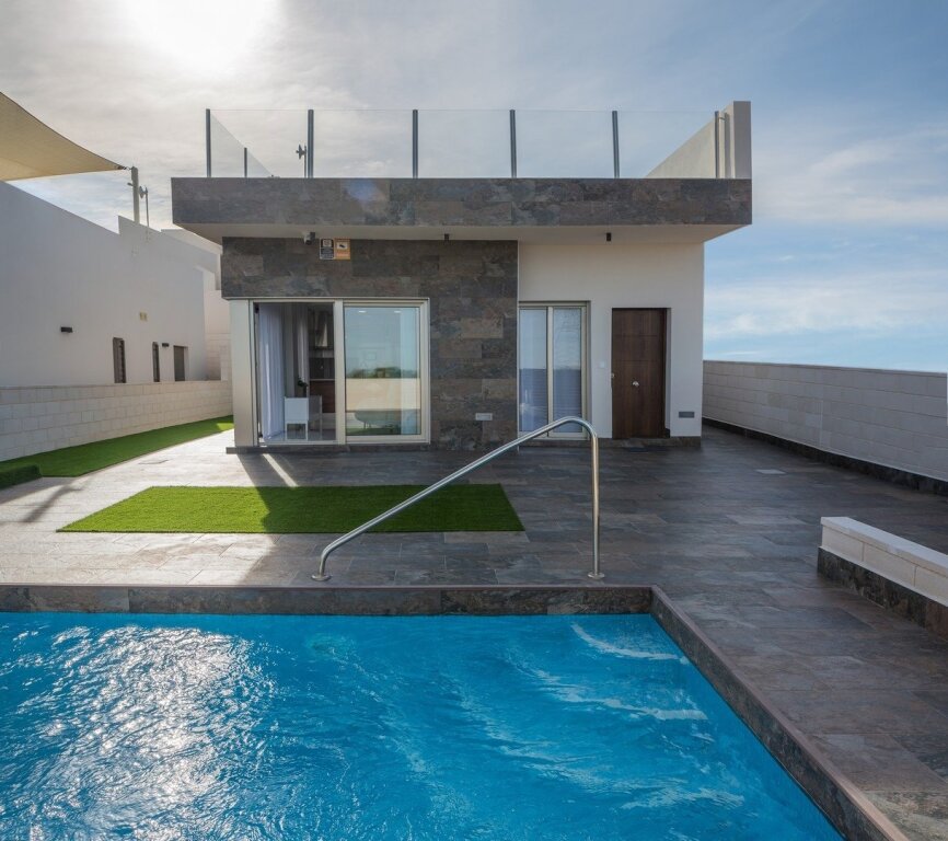 Imagen 1 de VILLA CONTEMPORANEA JUNTO A CAMPO DE GOLF