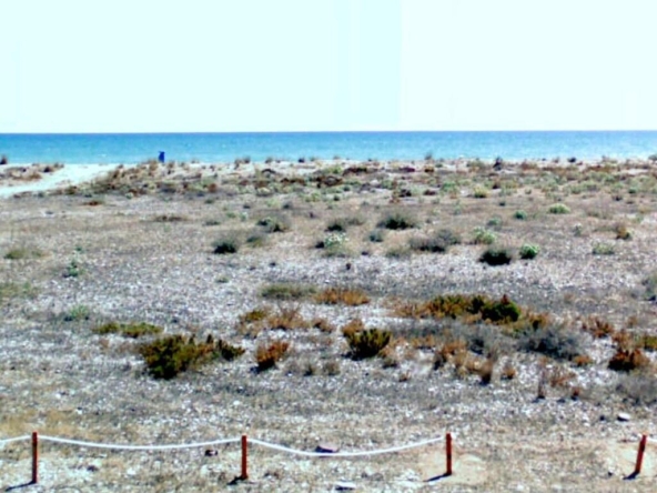 Imagen 1 de Solar urbano de 1200m en primera línea de Playa