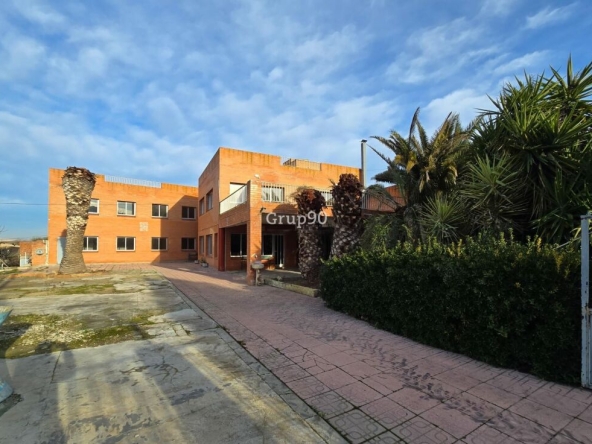 Imagen 1 de PROPIEDAD EN VENTA EN ALCARRÁS (USO ANTERIOR: RESIDENCIA ANCIANOS)