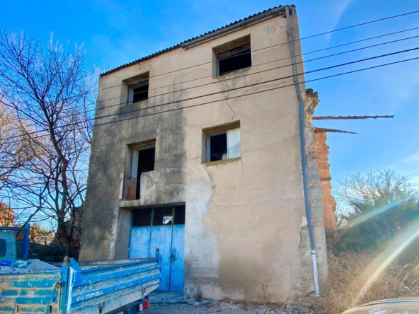 Imagen 1 de Masía de planta baja y dos pisos en el campo a 5 min del pueblo