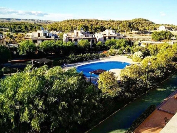 Imagen 1 de Apartamento en urbanización en plena naturaleza .