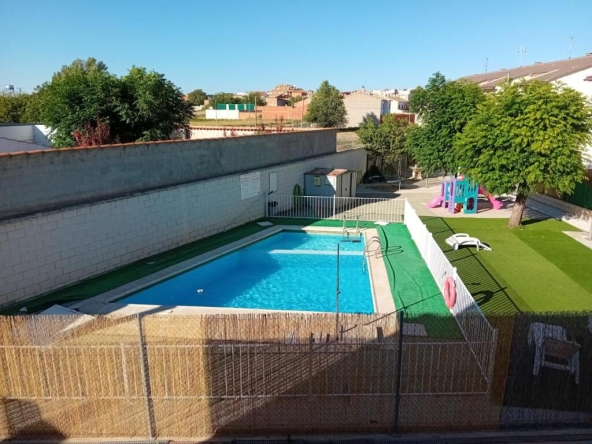 Imagen 1 de Vivienda en Urbanizacion con piscina comunitaria