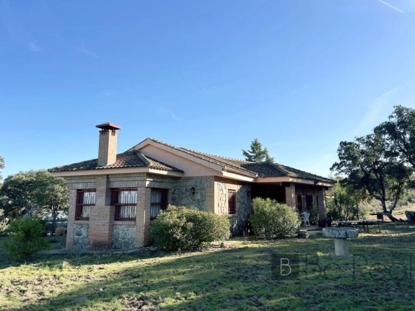 Imagen 1 de CHALET INDEPENDIENTE DENTRO DE 51 HECTÁREAS DE TERRENO VALDEMORILLO (MADRID).