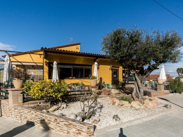 Imagen 1 de Restaurante con casa en preciosa ubicación de Cerdanyola