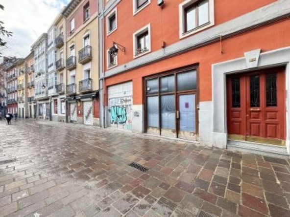 Imagen 3 de Local comercial en Venta en Vitoria CASCO MEDIEVAL Álava