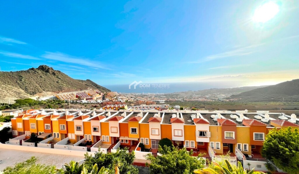 Imagen 1 de Casa de pueblo en Venta en Adeje Santa Cruz de Tenerife