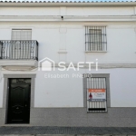 CASA EN PLANTA BAJA CON ACCESO A DOS CALLES por 195000€