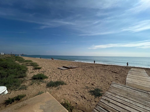 Imagen 1 de Partidas solaes Adosada vista al mar en zona  Papa Luna con piscina privada climatisada