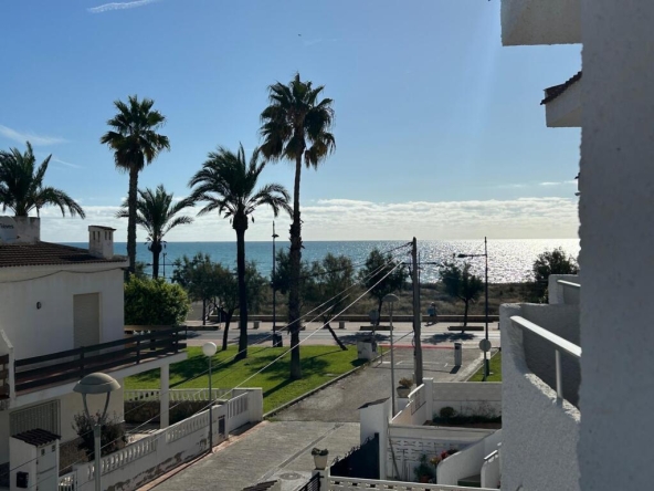 Imagen 1 de casa adosada a 100 metros de la playa de papa luna