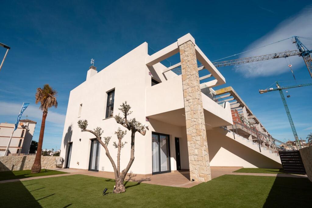 Imagen 1 de Casa-Chalet en Venta en Pilar De La Horadada Alicante