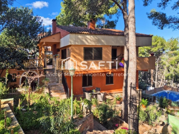 Imagen 1 de Chalet con piscina y gran jardín en La Paz