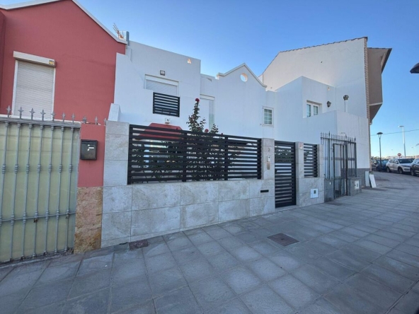 Imagen 1 de Adosada en Venta en Puerto Del Rosario Las Palmas