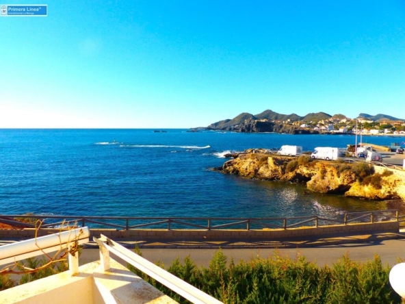 Imagen 1 de Venta de chalet en 1º línea en Cabo de Palos