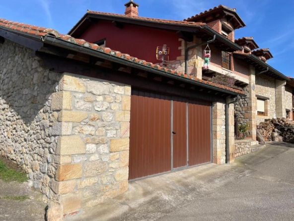 Imagen 1 de Estupendo chalet en venta. Santillana del Mar