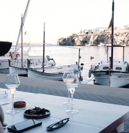 Imagen 1 de Traspaso Restaurante en Cales Fonts – Ubicación Privilegiada a Primera Línea de Mar