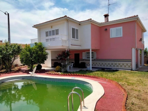 Imagen 1 de Chalet independiente con piscina privada y jardín