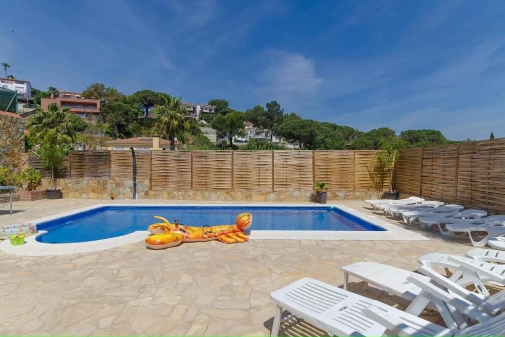 Imagen 1 de EXCLUSIVA VILLA CON LICENCIA TURÍSTICA EN LLORET DE MAR