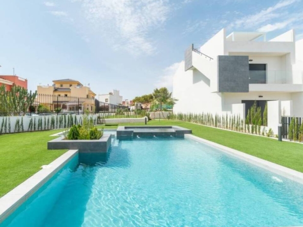 Imagen 1 de Casa-Chalet en Venta en Torrevieja Alicante