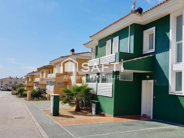 Imagen 1 de Casa adosada en urbanización cerrada - Illeta Golf - Calle del Marge 1 - Mutxamel