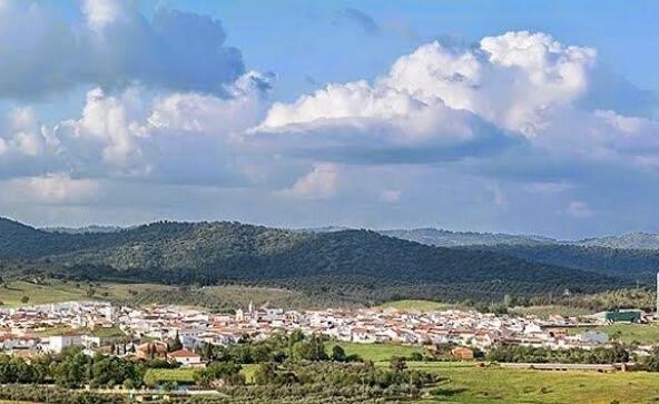 Imagen 1 de Gran casa en Las Navas de La Concepción!!!