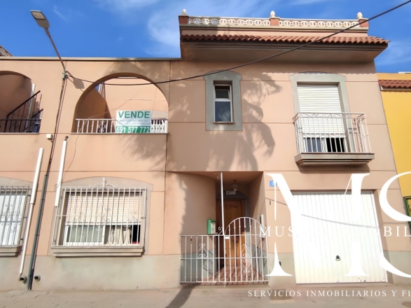 Imagen 1 de Adosada en Venta en Viator Almería