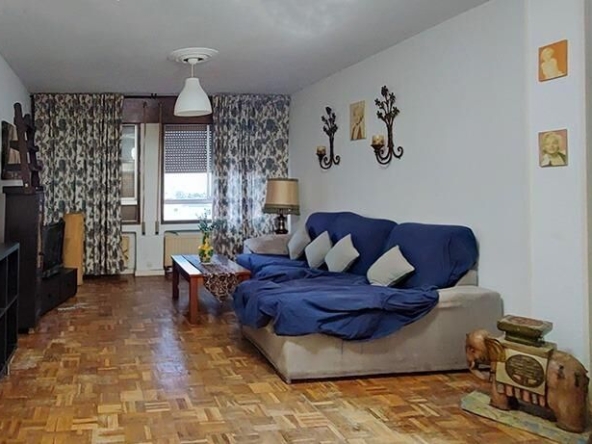 Imagen 1 de AMPLIA VIVIENDA .-ZONA BAHIA BLANCA