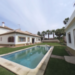 Imagen 1 de Casa Chalet en Venta en Dos Hermanas Sevilla MONTEQUINTO