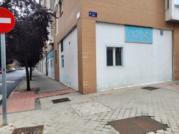 Imagen 1 de Local comercial en Venta en Madrid ARGANZUELA Madrid