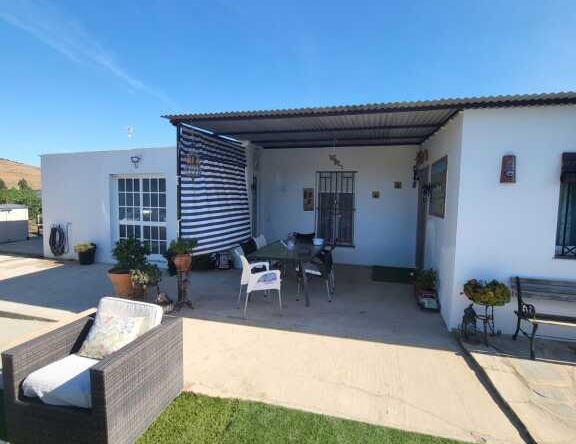 Imagen 1 de Casa de campo-Masía en Venta en San Martin Del Tesorillo Cádiz