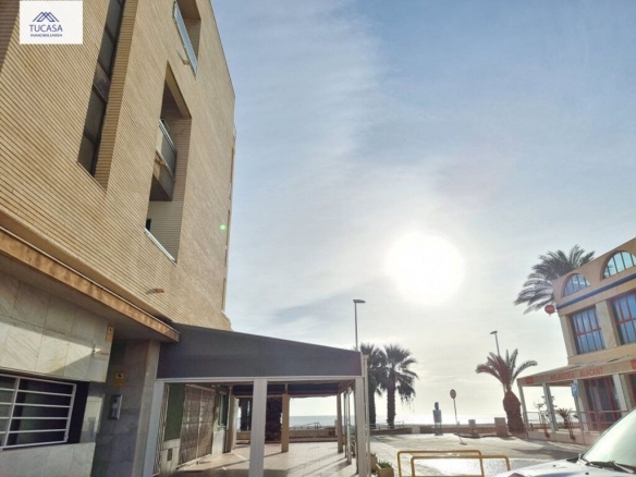 Imagen 2 de Local comercial en Alquiler en Roquetas De Mar Almería