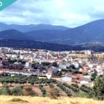 ¡EXCELENTE OPORTUNIDAD EN EL CORAZON DEL PUEBLO! por 60000€