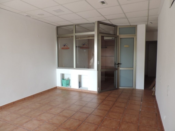 Imagen 3 de Local comercial muy bien ubicado en Aguadulce Almeria zona Centro sur