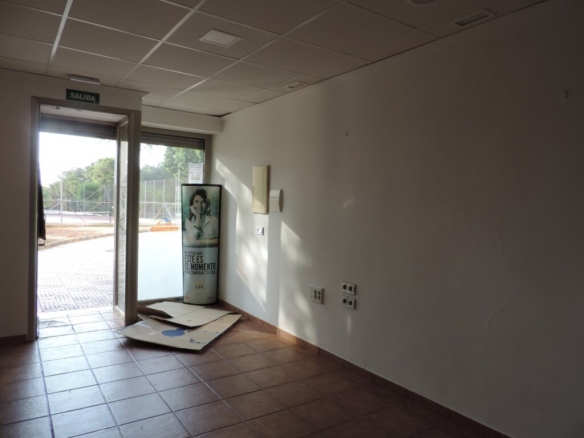 Imagen 4 de Local comercial muy bien ubicado en Aguadulce Almeria zona Centro sur