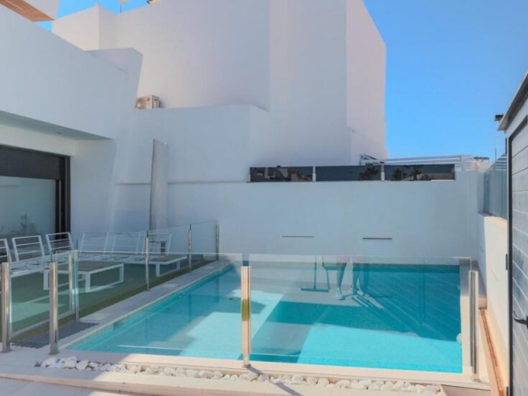 Imagen 2 de Descubre esta espectacular villa de lujo en Santiago de la Ribera