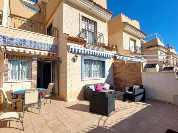 Imagen 2 de Adosada en Venta en Torre De La Horadada Alicante