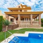 Imagen 1 de DOS CHALETS A 100 METROS DE LA PLAYA