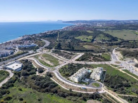 Imagen 2 de PROMOCIÓN DE VIVIENDAS EN UN ENTORNO TRANQUILO Y RODEADAS DE GOLF