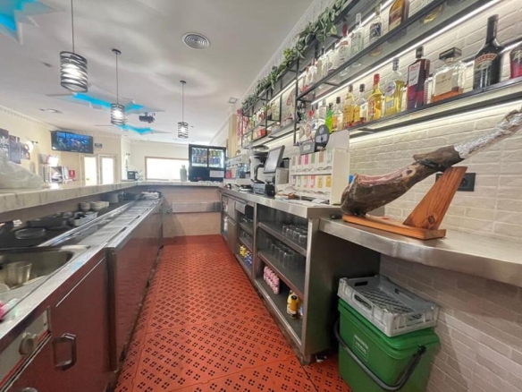 Imagen 2 de LOCAL DE HOSTELERÍA TOTALMENTE MONTADO Y CON MUY BUENA UBICACIÓN