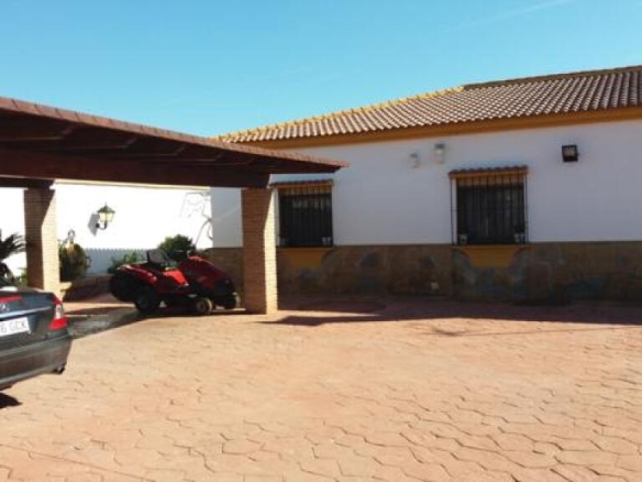 Imagen 2 de CHALET INDEPENDIENTE CON PISCINA