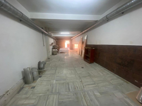 Imagen 1 de LOCAL COMERCIAL EN MIRAFLORES CON POSIBILIDAD DE CONVERTIR A VIVIENDA