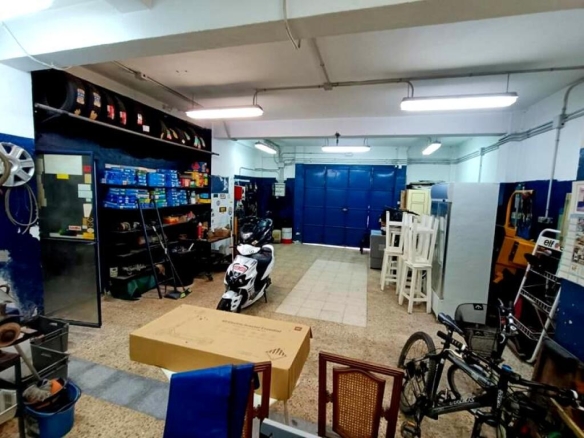 Imagen 4 de AMPLIO LOCAL CON MUCHAS POSIBILIDADES EN EL CENTRO DE ESTEPONA