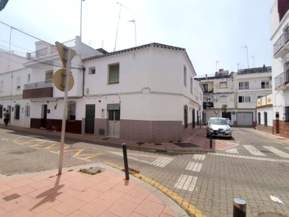 Imagen 4 de ¡INVERSORES! CONJUNTO DE 3 CASAS CON ENCANTO EN EL CORAZÓN DE ESTEPONA