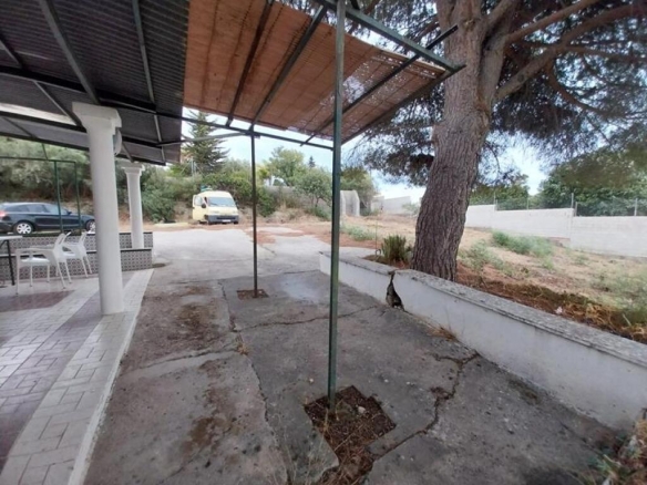 Imagen 2 de PARACELA DE 8917M2 CON CASA RURAL Y PISCINA EN ZONA EL PADRÓN