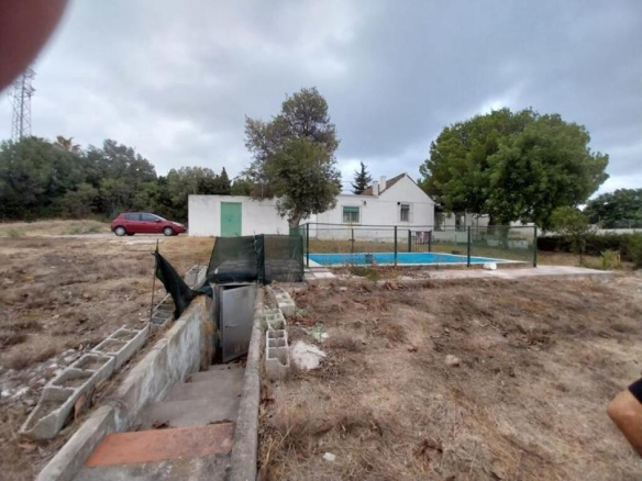 Imagen 1 de PARACELA DE 8917M2 CON CASA RURAL Y PISCINA EN ZONA EL PADRÓN