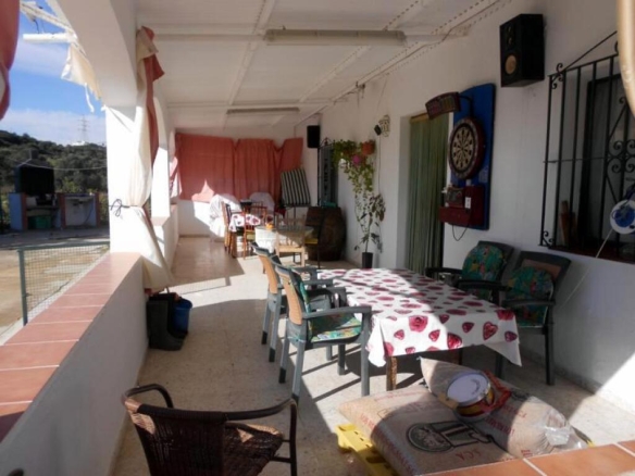 Imagen 4 de CASA Y FINCA EN UN ENTORNO PARADISIACO