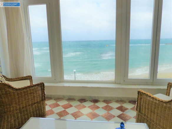 Imagen 2 de VILLA DE LUJO EN EL CENTRO DE CABO DE PALOS