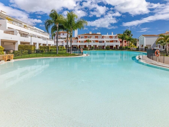 Imagen 1 de Apartamento con terraza y jardín en Cortijo del Mar