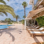 Peguera: Villa con Jardín – Licencia turística 12 personas – C/ Gavines por 4200000€